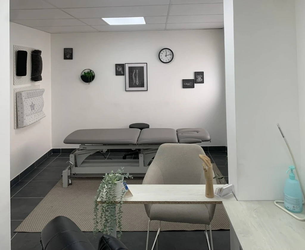 Salle de consultation du cabinet paramédical rue Saint-Pierre à Marseille